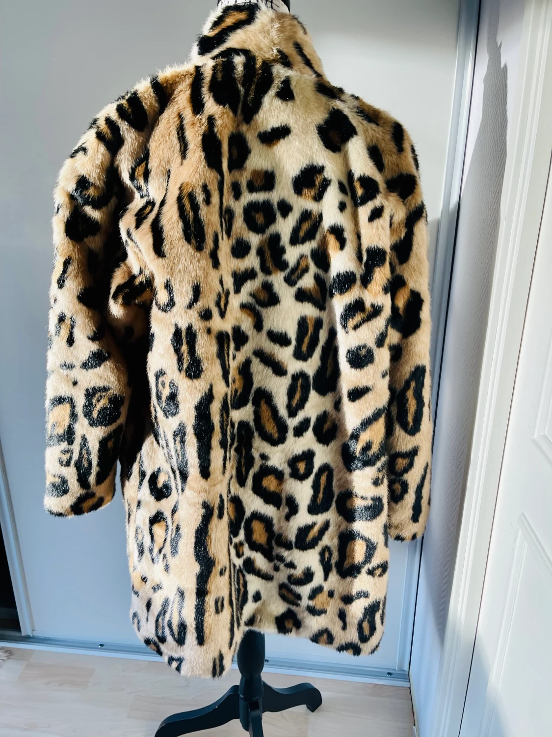 Lyxigt jackan i fuskpäls St. S - 90