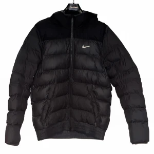 Nike puffer  - Grå/svart nike puffer jacket size M