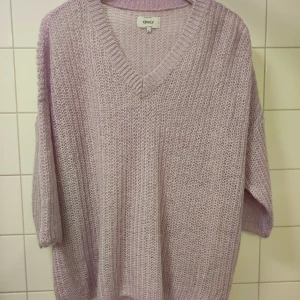 Stickad tröja - Stickad tröja. Oanvänd 