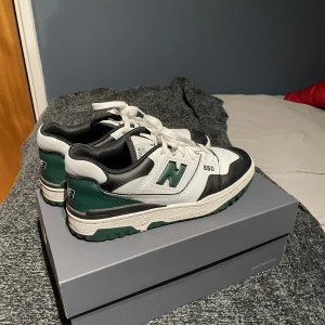 New Balance 550 - Box och digitalt kvitto ingår Storlek US9 Frakt ingår i pris