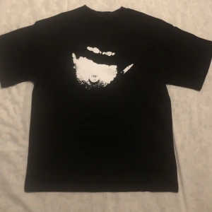 Carti tröja - Skön oversize t-shirt från Ken Carson merch.