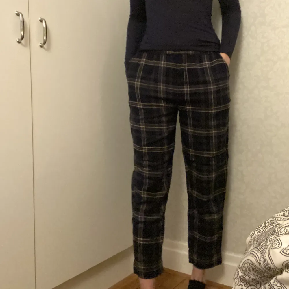 Pyjamasbyxor i storlek S, använd ett fåtal gånger!💗. Jeans & Byxor.