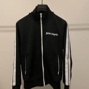 Palm angels tracktop - Palm angels tracktop svart Storlek small  Knappt använd så väldigt bra skick
