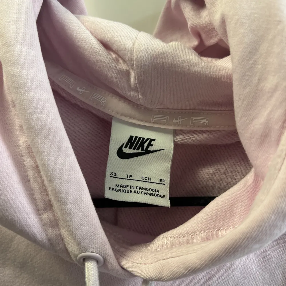 Rosa Nike hoodie, använd en gång. . Hoodies.
