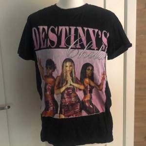 T-shirt med tryck av Destiny’s Child.