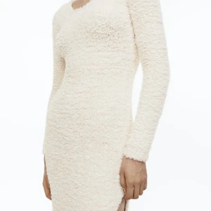 Populär klänning hm - Helt ny säljar då jag fick 2 exakt likadana i present. Helt slutsåld på hemsidan. 