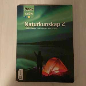 Säljer min Naturkunskap 2 bok som är i fint skick! 