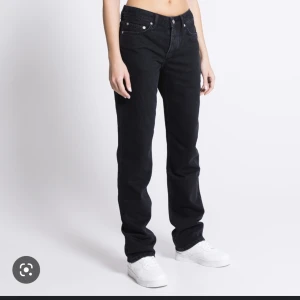 Jeans  - Intressekoll på mina svart jeans från lager 157! Dom sitter väldigt stort på mig och är i storlek M