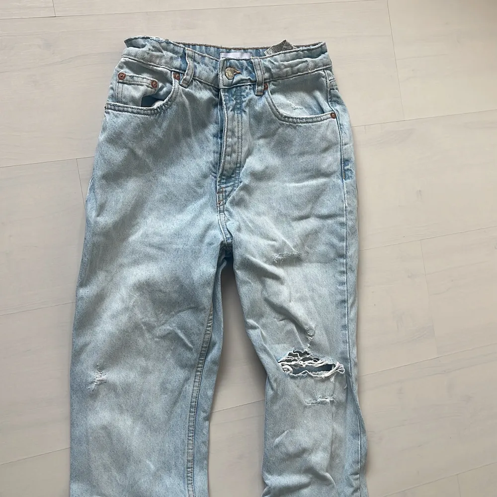 Supersnygga jeans från Zara som tyvärr blivit för små för mig:(. Jeans & Byxor.