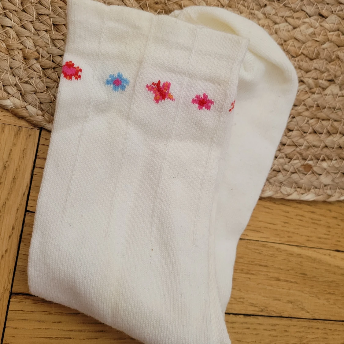 Strumpor vita blommor stl38/38 - 90