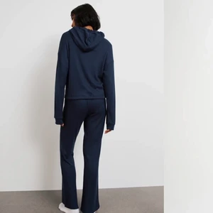 Mjukisett - Superfint mjukissett i färgen blå från GinaTricot som är slutsålt. Kommit till användning väligt få gånger då jag har väldigt (!!) många mjukissett💕 Nypris 500kr                    (Bilder lånade från hemsida)