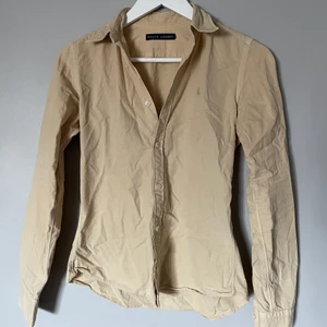 Stretchig skjorta Ralph Lauren - Figurnära skjorta från Polo Raplh Lauren. 