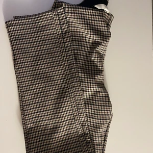 Byxor från h&m - Byxor i snyggt mönster från h&m