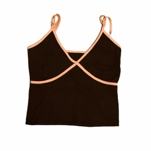 Rosa/brunt linne🤎 - Ett kroppat linne som är brun och rosa💕 Både märket och storleken är okänt men skulle gissa att det är en XS/S. Banden går även att ändra på!