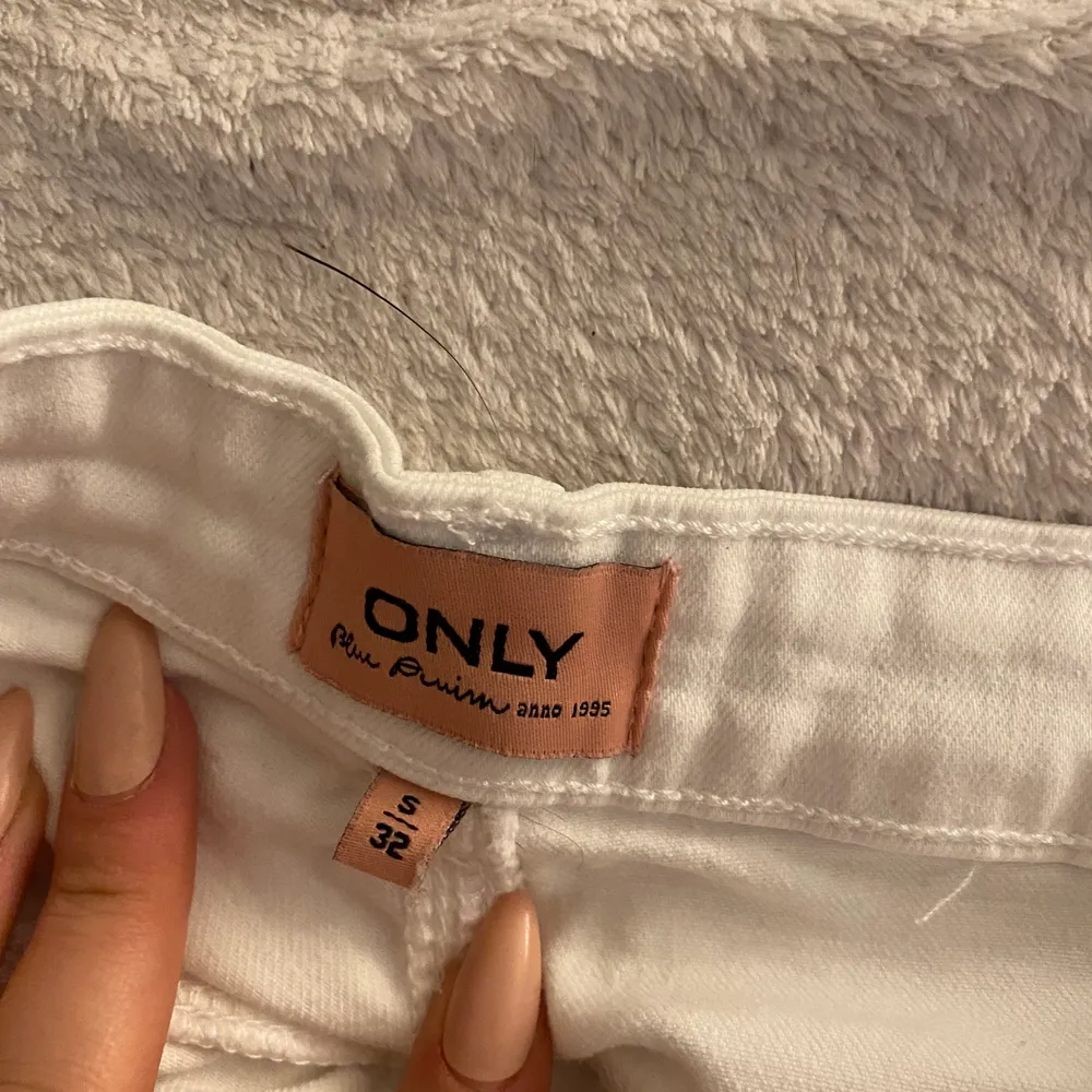 Helt nya oanvända vita jeans från Only. Strl. S. . Jeans & Byxor.