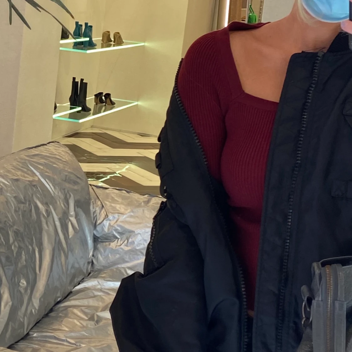 Så fin vinröd tröja!! - 90