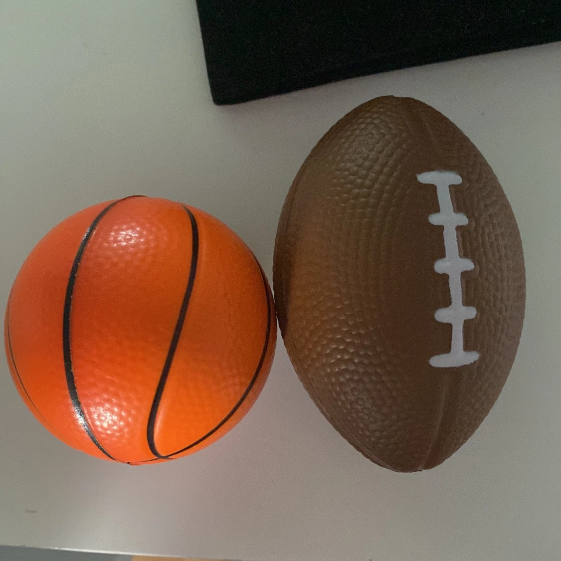 Två bollar köp gärna - 91