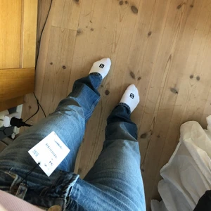 Zar midrise jeans - Oanvända blåa jeans ifrån zara