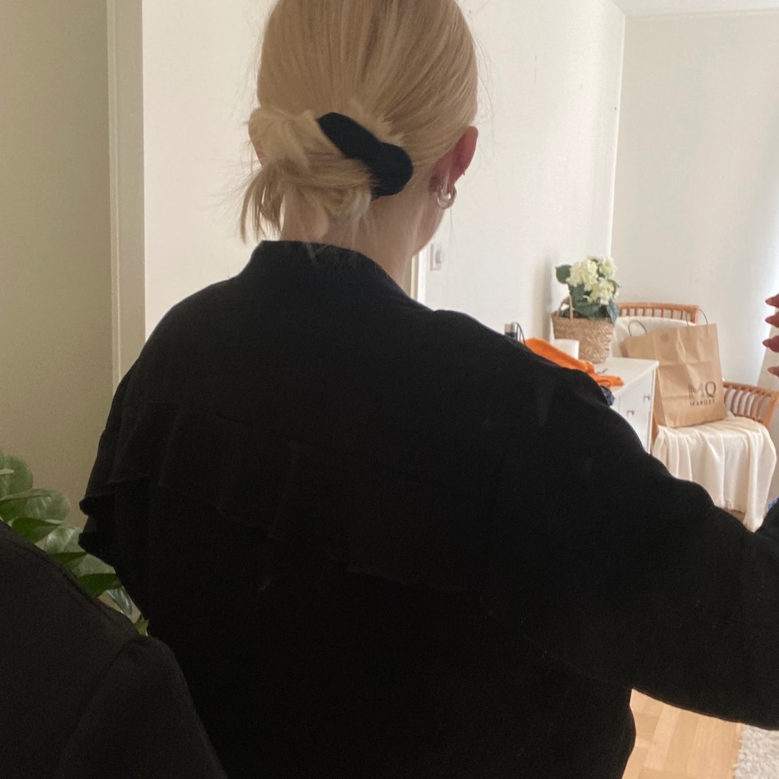 Bomberjacka med volang - 90