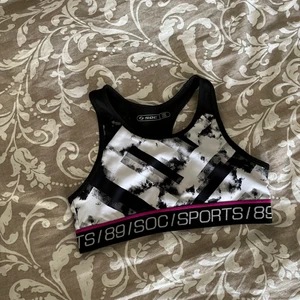 Sportbh - Helt ny sport-bh💞 fel storlek så blev aldrig använd 