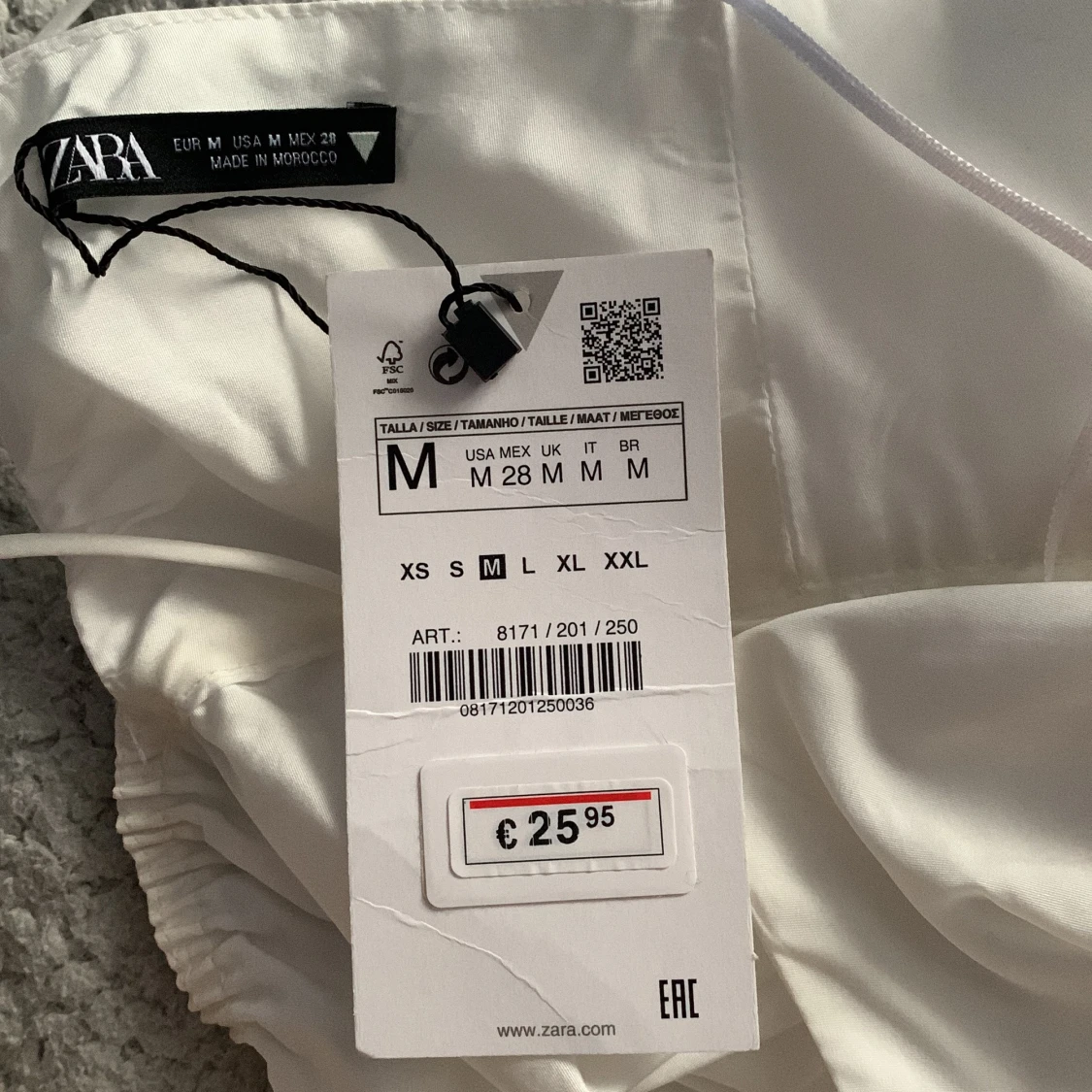 Zara’s slutsålda klänning - 91