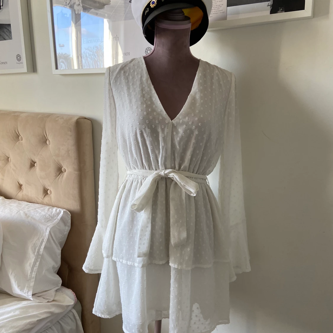 Studentklänning med trumpetarmar