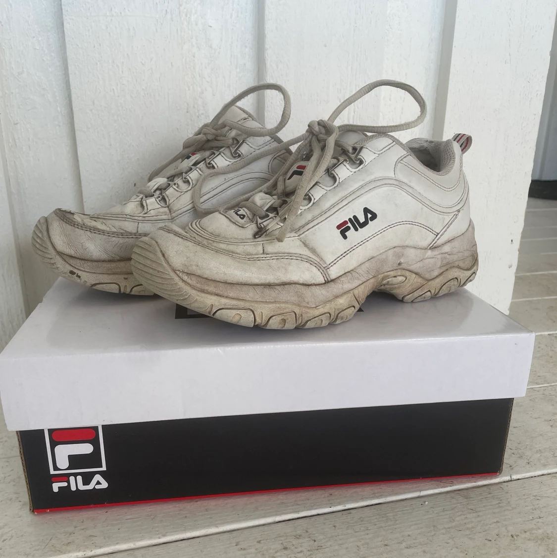 Fila skor