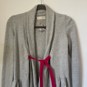 Odd Molly kofta - Grå Oddmolly kofta