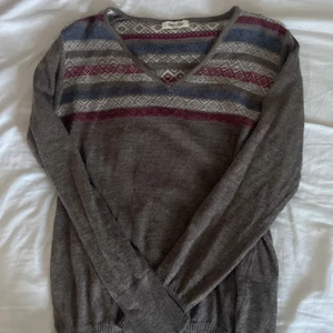 Tröja - Jättemysig stickad tröja med coolt mönster! 