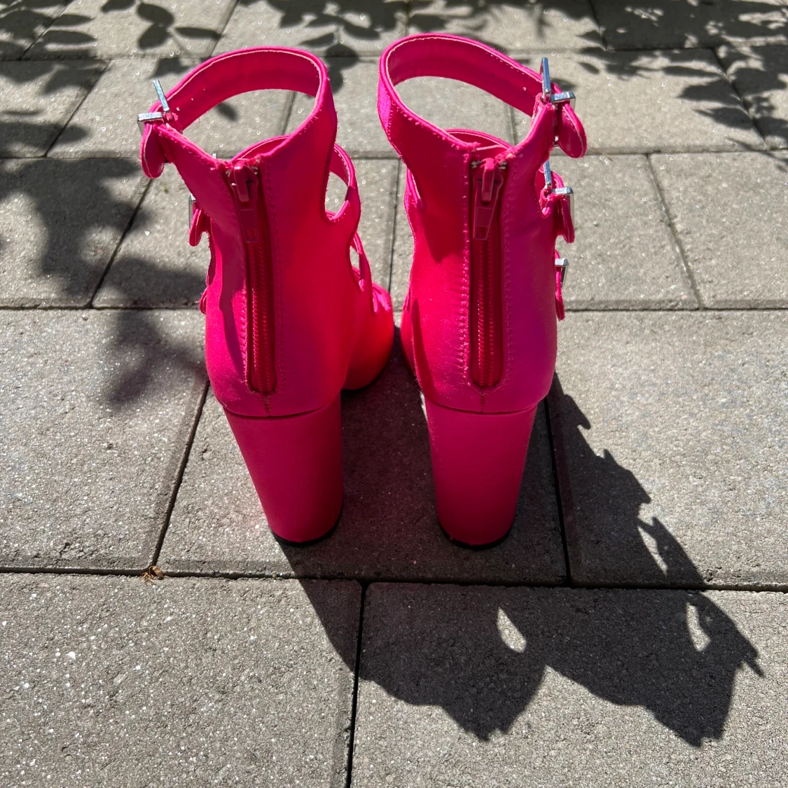 Knallrosa NA-KD klackar  - 91