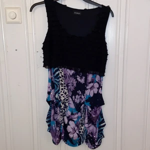 Två delad klänning  - Party klänning fin klänning priset är ink frakt 💗💗