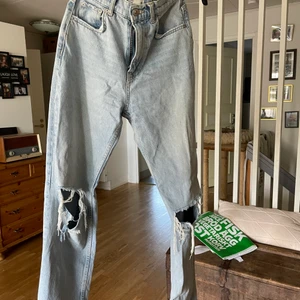 Jeans - Knappt använda jeans