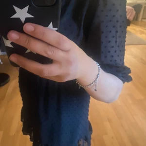 Klänninh - Säljer denna fina klänning från trendyol