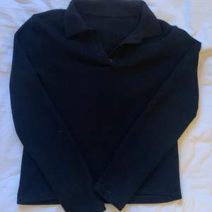 Sjukt snygg tröja från zara säljer då jag int ekar någon användning av den😭