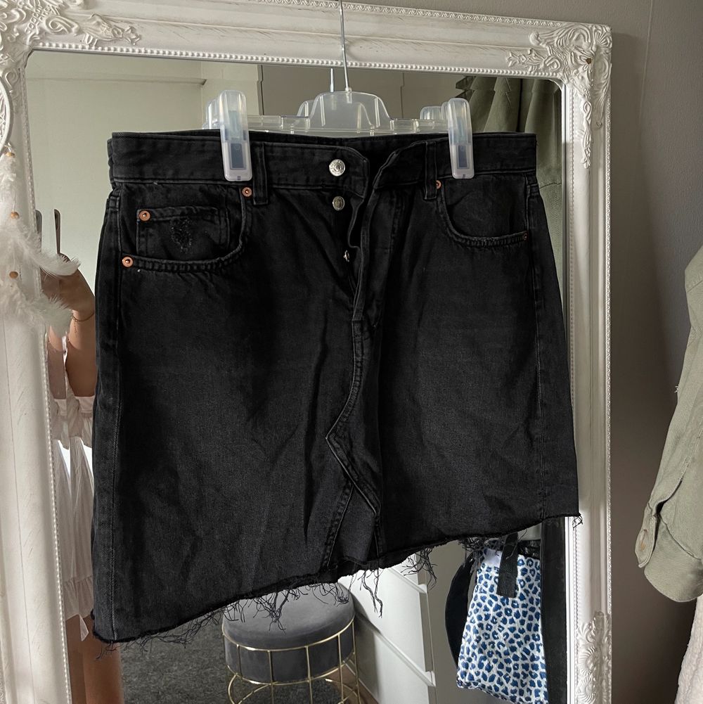Svart jeans kjol - Kjolar | Plick Second Hand