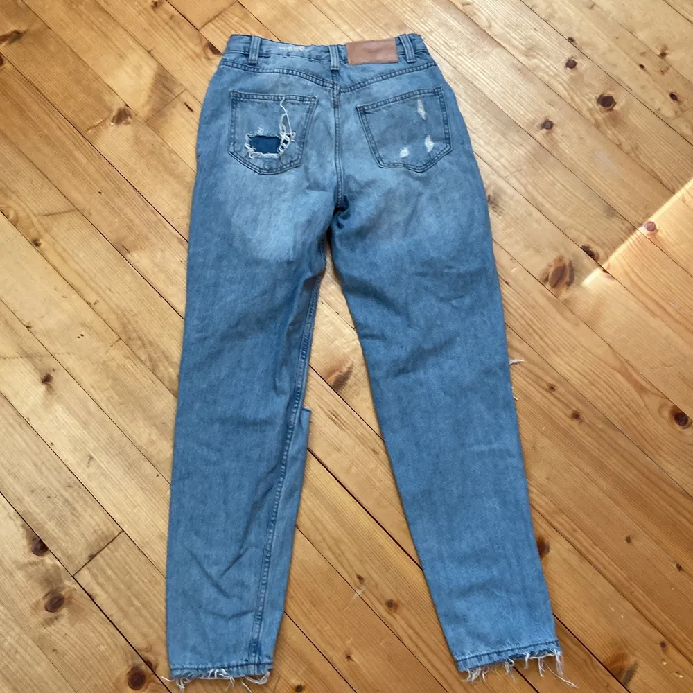 Blåa håliga jeans från shein storlek xxs . Jeans & Byxor.