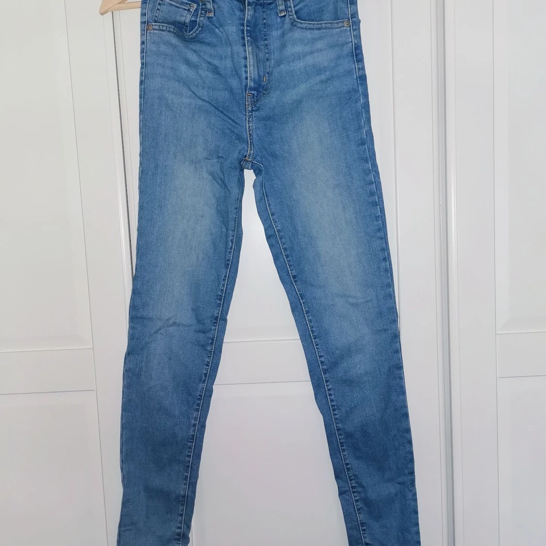Mile high super skinny jeans från Levi - 90