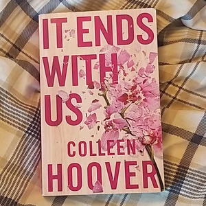 It ends with us bok på engelska - It ends with us av colleen hoover på engelska