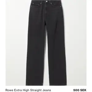 Jeans från weekday i den populära modellen ”rowe”/”row”. Använda en hel del men fortfarande i fint skick. Skriv om du har frågor eller vill se fler bilder!💕 Nypris 500kr men säljer för 150kr.