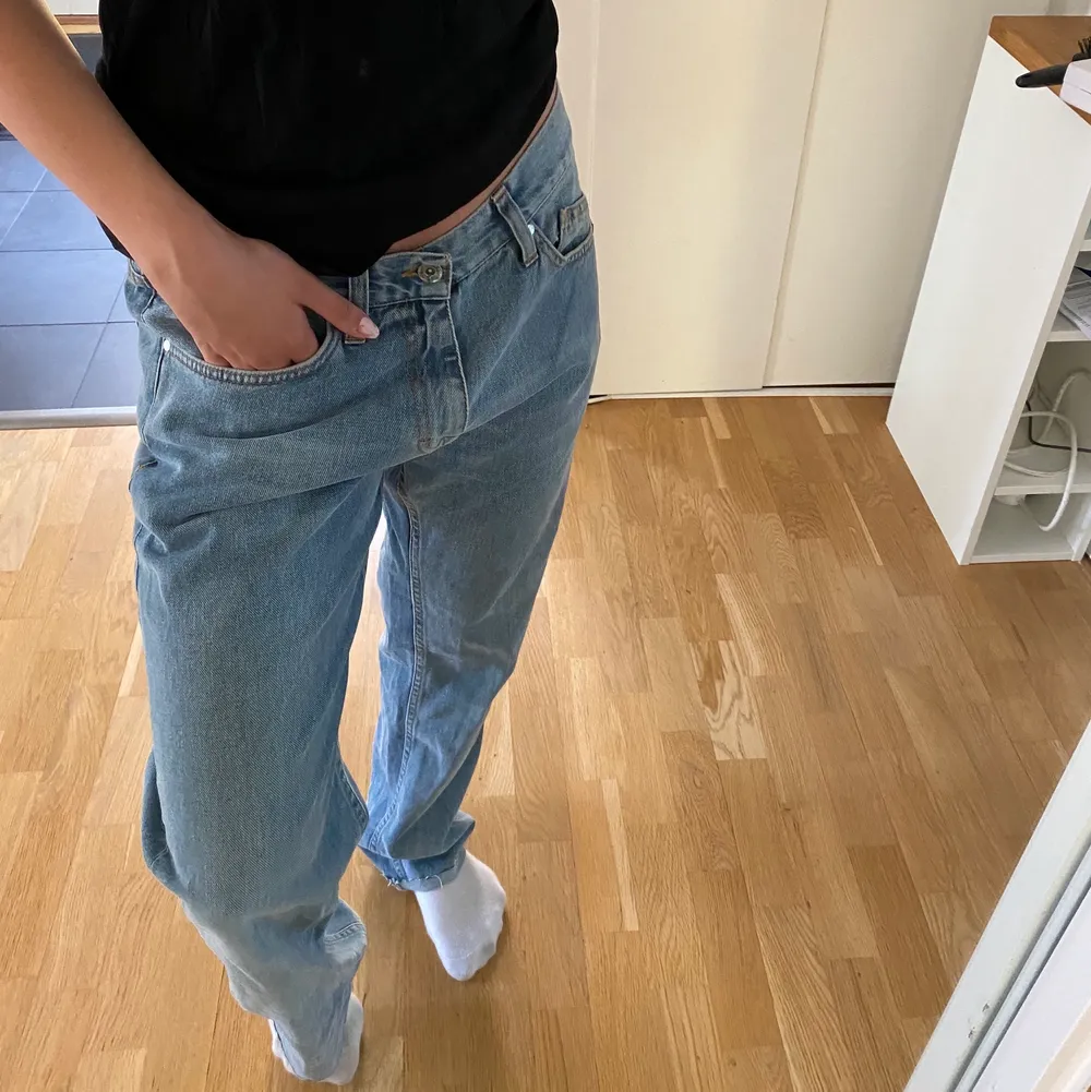 Så coola jeans som köpts second hand. Frakt tillkommer . Jeans & Byxor.