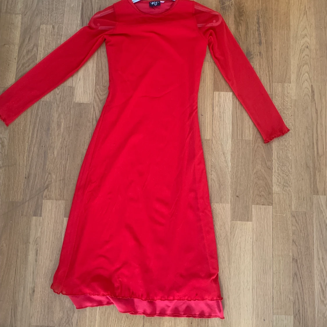 Säljer denna klänning för 20kr 