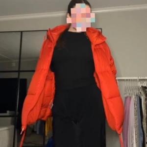 Populära vinterjackan från H&M! - Har använts 2 gånger och är i typ nytt skick. Älskar den men tyvärr inte min stil.