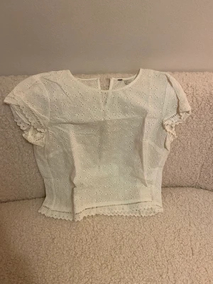Blus - Blus i fint skick! Strl 36!