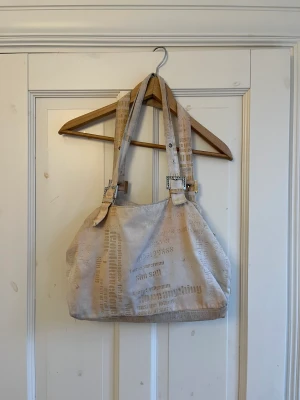 Snygg väska!  - Jättefin väska från humana!