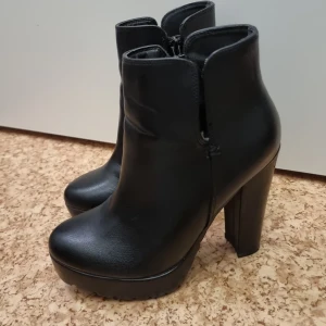 Vinterskor med hög klack - Använd 1 ggn snygga höga klack passar perfekt till vinter speciellt om man vill ha höga klackskor till vinter