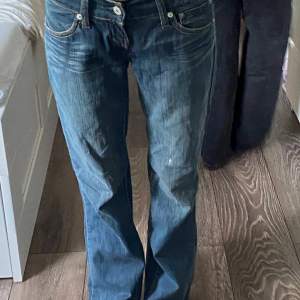 lågmidjade jeans från levi’s 💋