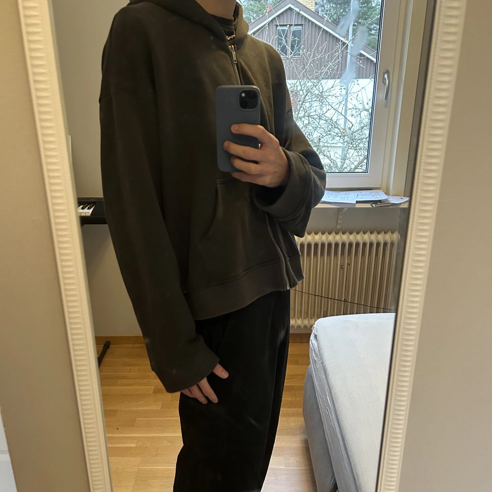 Svart Limiterad Ruben kone zip hoodie Plick Second Hand