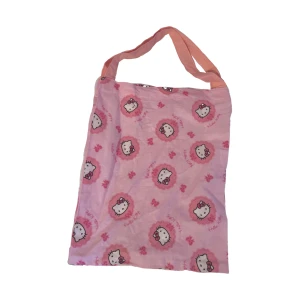 hello kitty tygkasse  - jättesöt tygkasse köpt på björk & frihet, aldrig använd🐱🎀