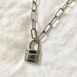 Stainless steel kedja  - Stainless steel så misfärgar inte! 