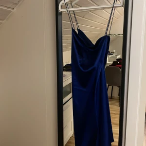 klänning - blå klänning aldrig använd